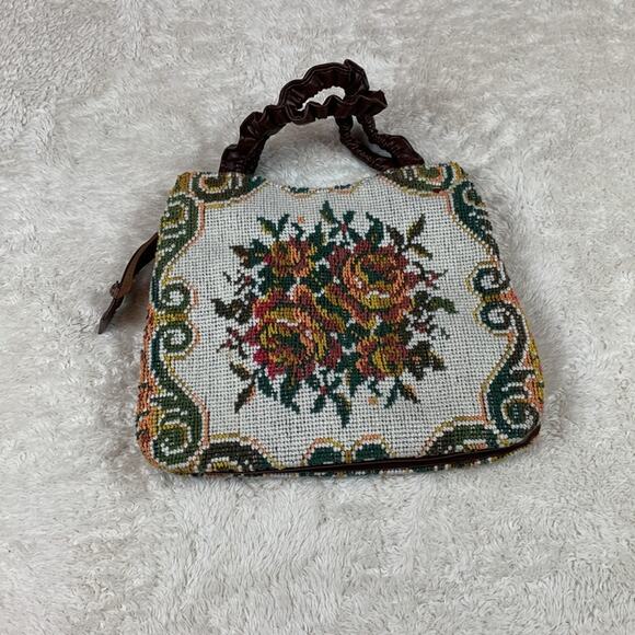 Needlepoint floral pattern hand or shoulder bag - Picture 1 of 10